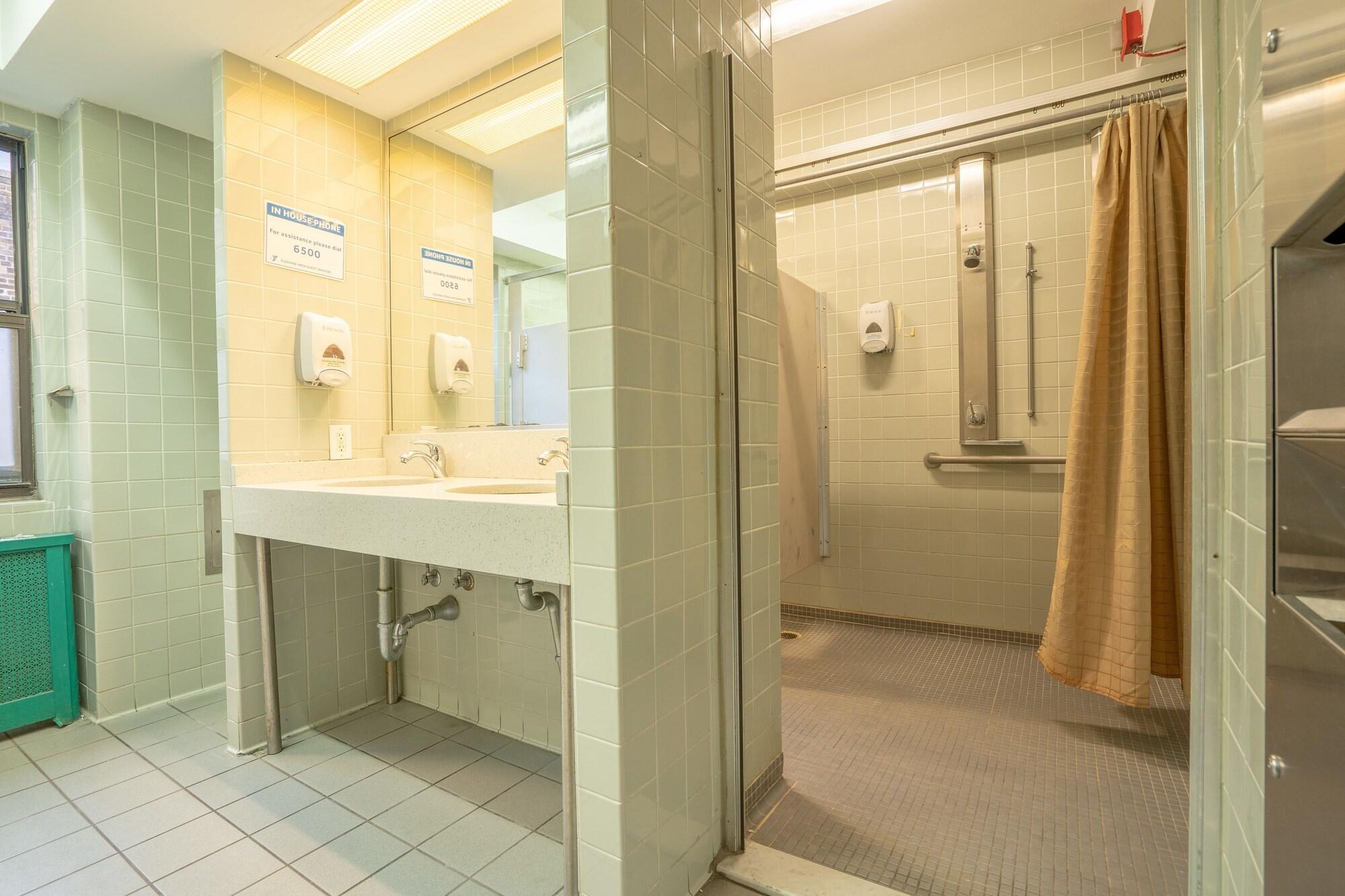 Flushing Ymca Vandrarhem New York Exteriör bild